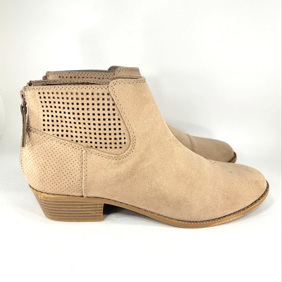 Justice Western Style, Taupe Microsuede, Bootie. Women's Size 8M - Picture 1 of 13